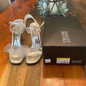 Badgley Mischka Jessica Bow Heel